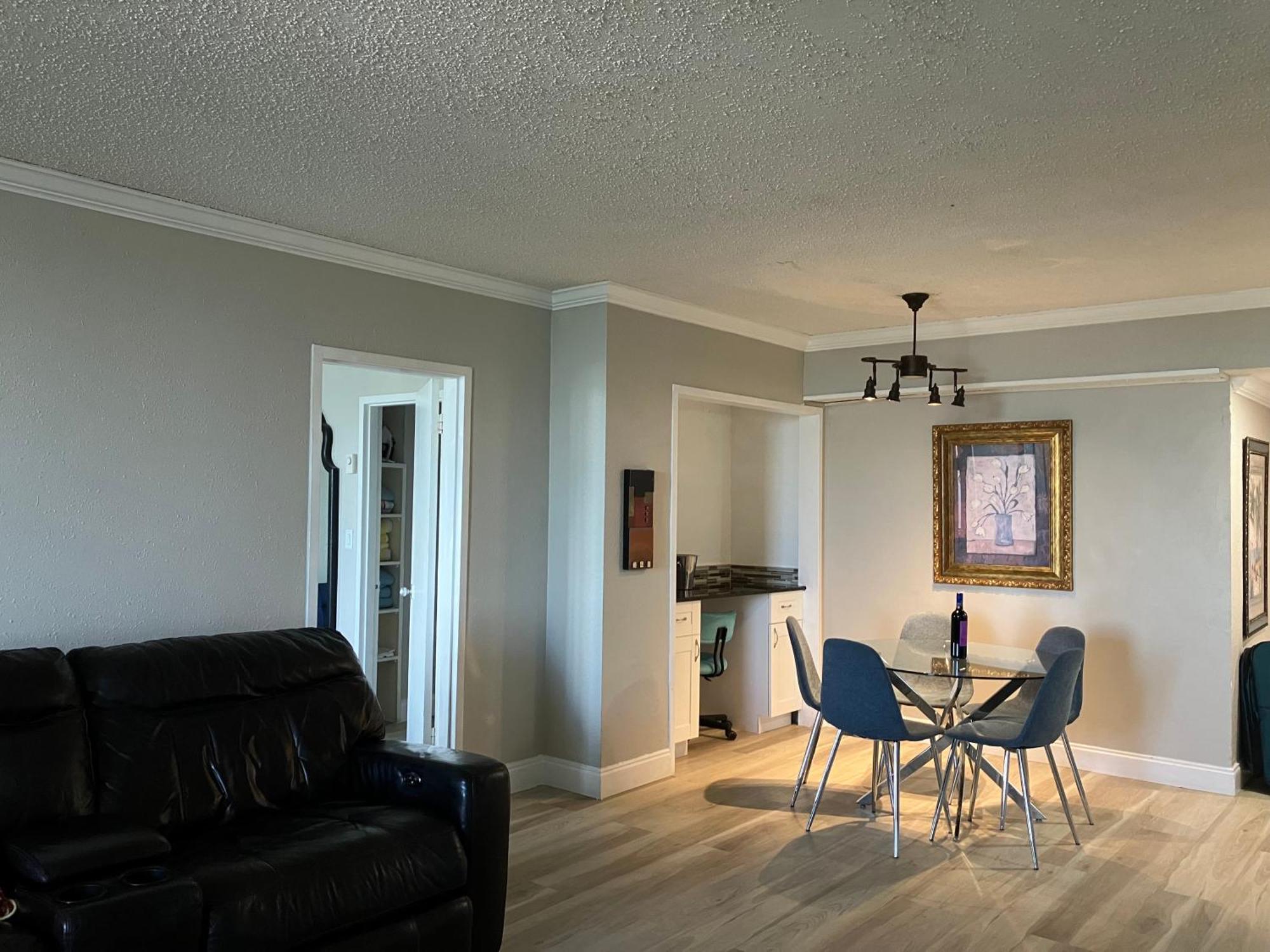 Aparthotel Oceanview On Located In Ocean Manor Lauderdale 2 Bed 2 Bath Spacious Corner Unit Partial Ocean View Fort Lauderdale