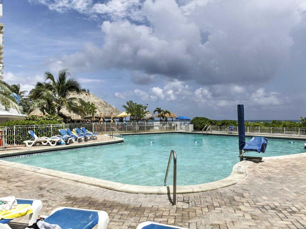 Aparthotel Oceanview On Located In Ocean Manor Lauderdale 2 Bed 2 Bath Spacious Corner Unit Partial Ocean View *