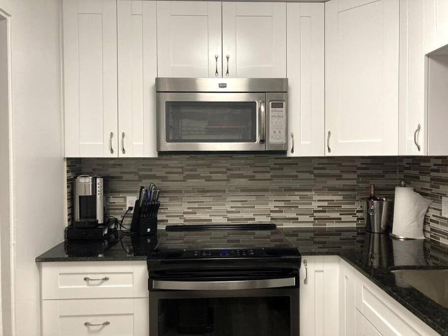 Apart-hotel Oceanview On Located In Ocean Manor Lauderdale 2 Bed 2 Bath Spacious Corner Unit Partial Ocean View *