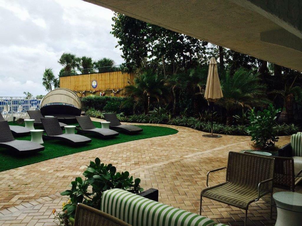 Oceanview On Located In Ocean Manor Lauderdale 2 Bed 2 Bath Spacious Corner Unit Partial Ocean View